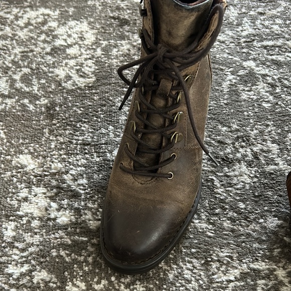 Born Descent Hiker Bootie size 9 - Picture 12 of 14